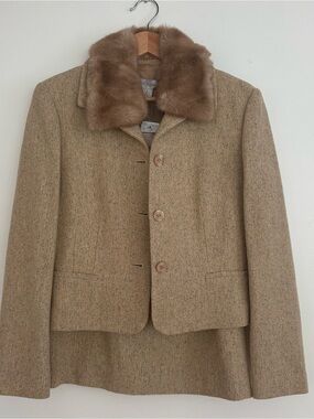 NWT Vintage Petite Sophisticate Skirt Suit  Wool Silk Faux Fur Collar SIZE 8